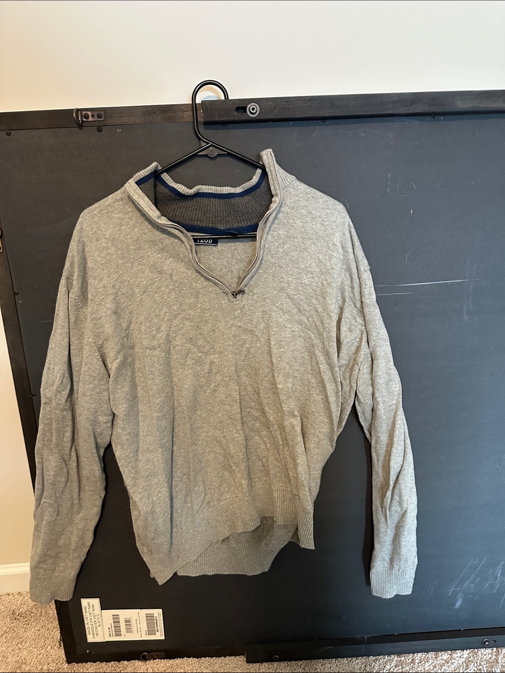 Izod Men’s Light Gray Half-Zip Pullover Sweater